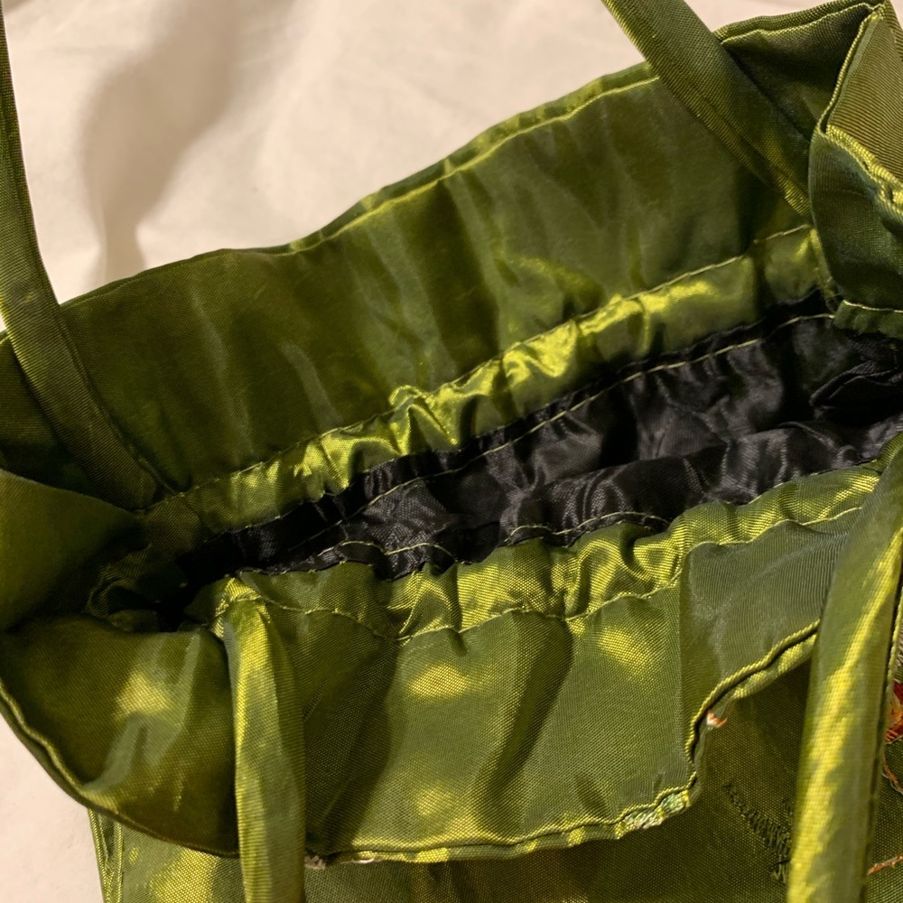 Green satchel purse with floral embroidery - Picture 4 of 7